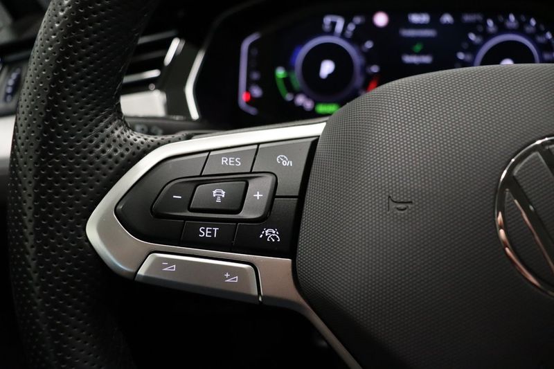 Volkswagen Passat bild 18