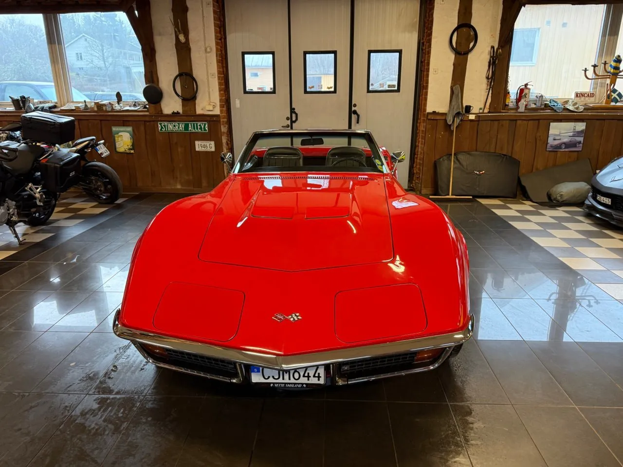 Vehicle image 4