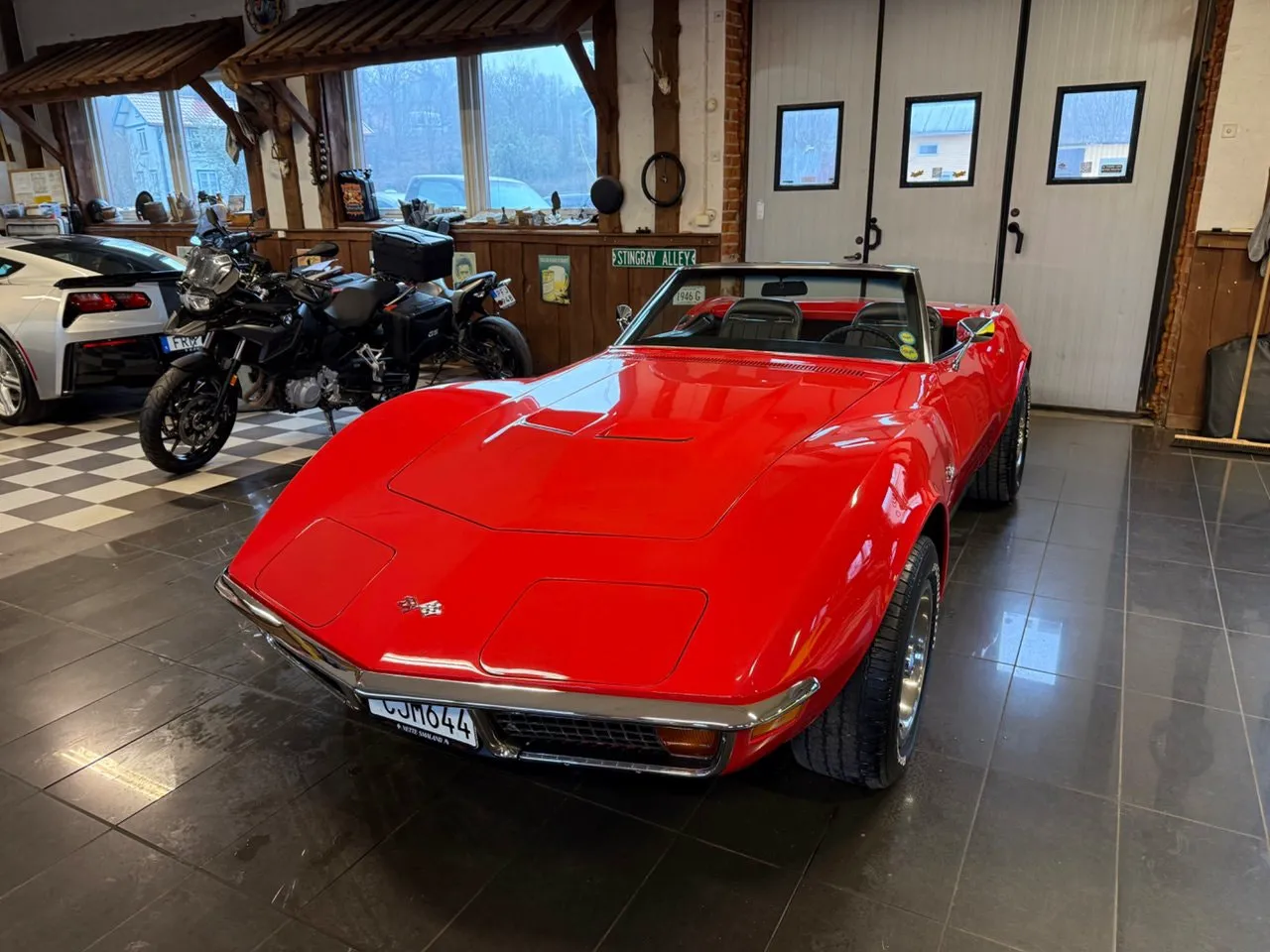 Vehicle image 3
