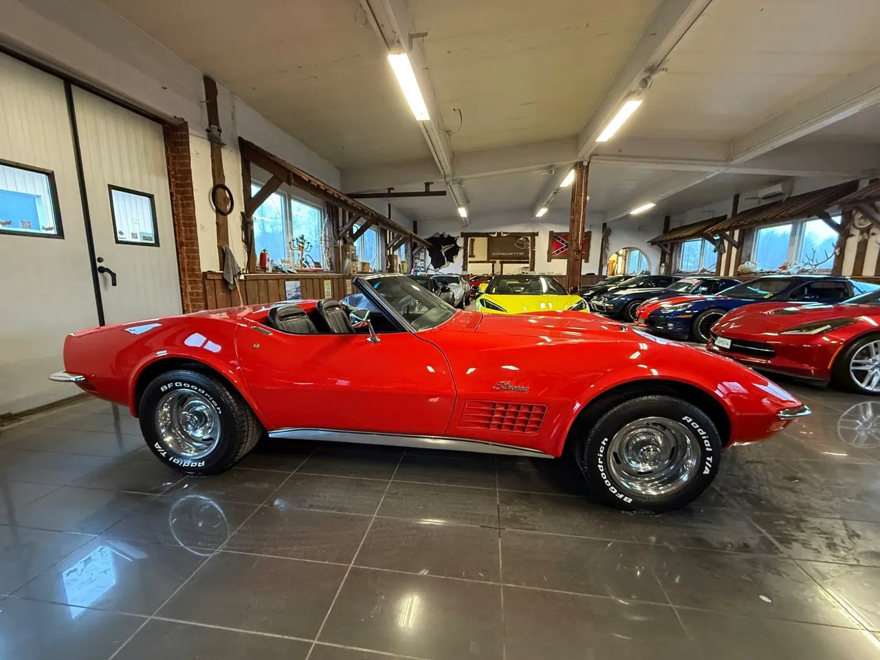 Vehicle image 18