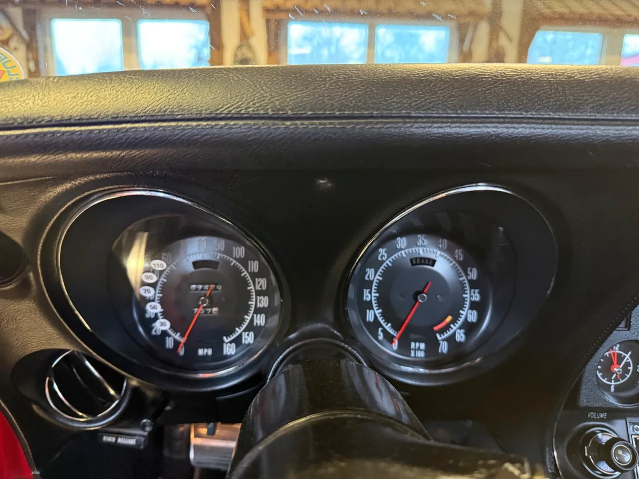 Vehicle image 26
