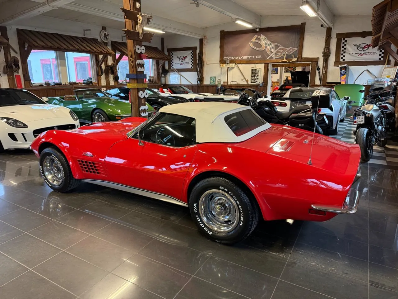 Vehicle image 12