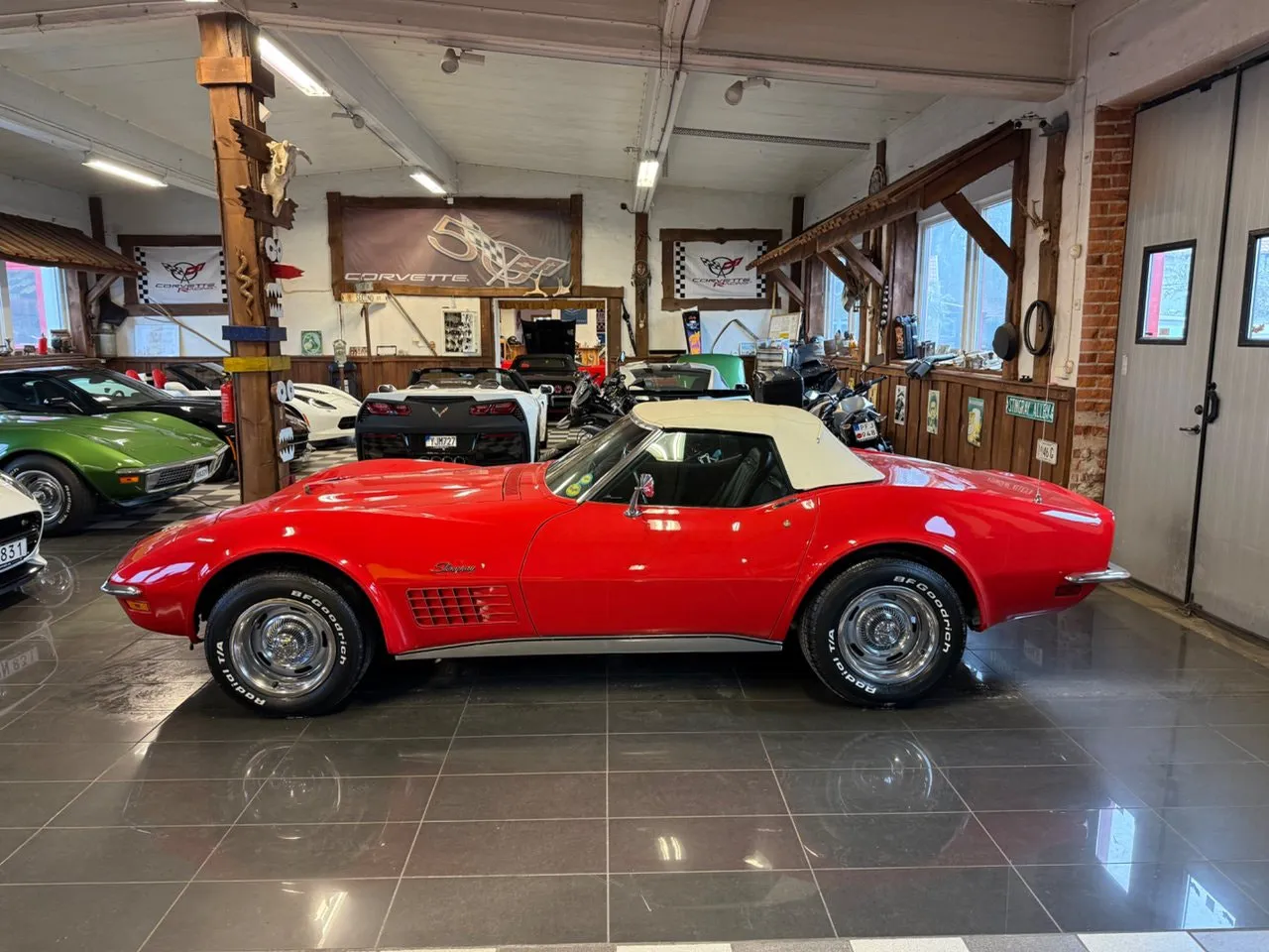 Vehicle image 11
