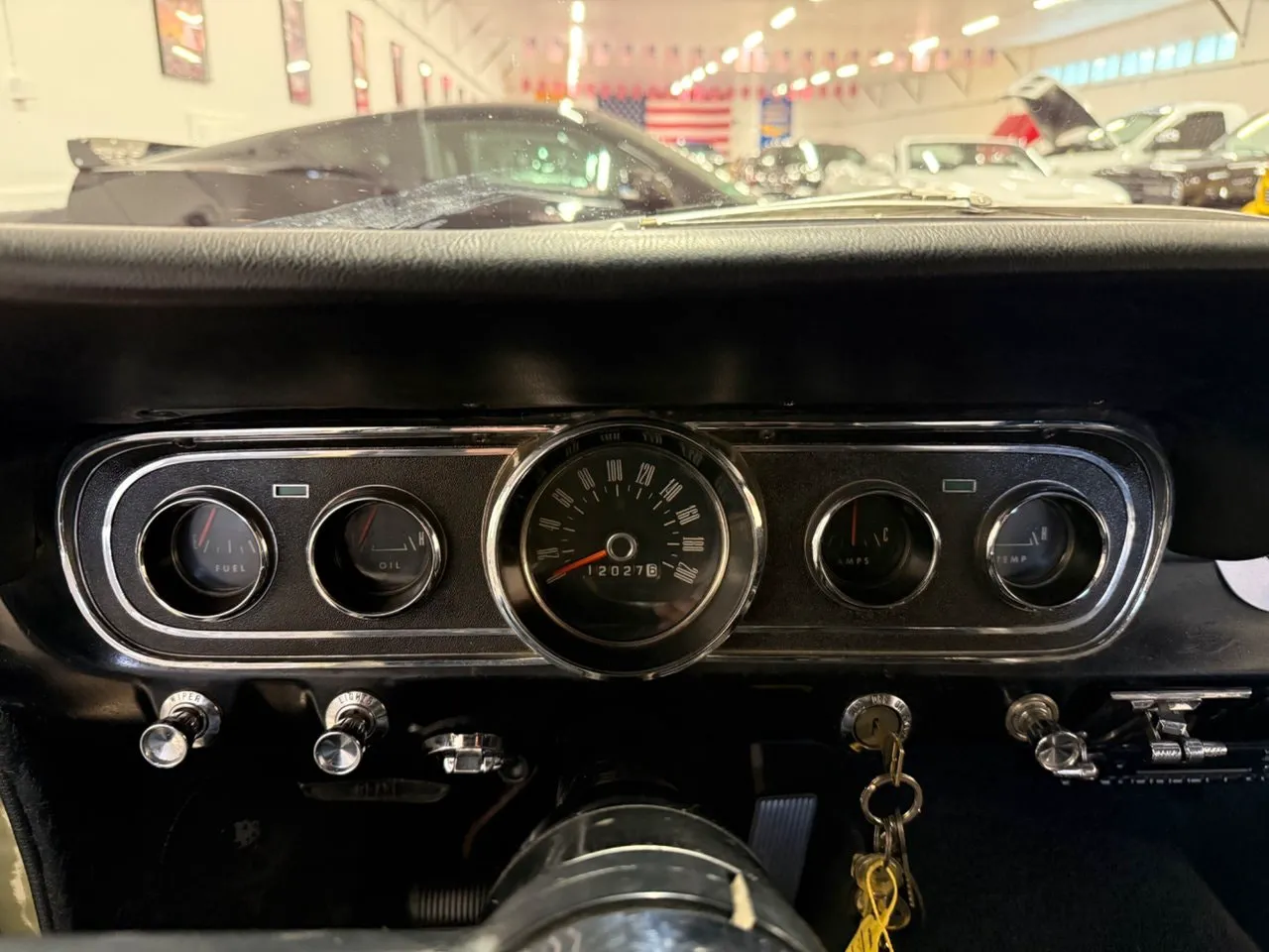 Vehicle image 27