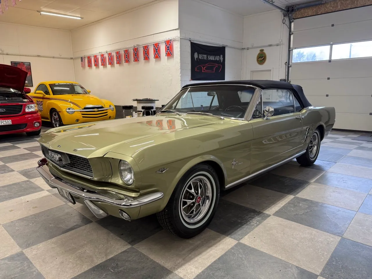 Vehicle image 6