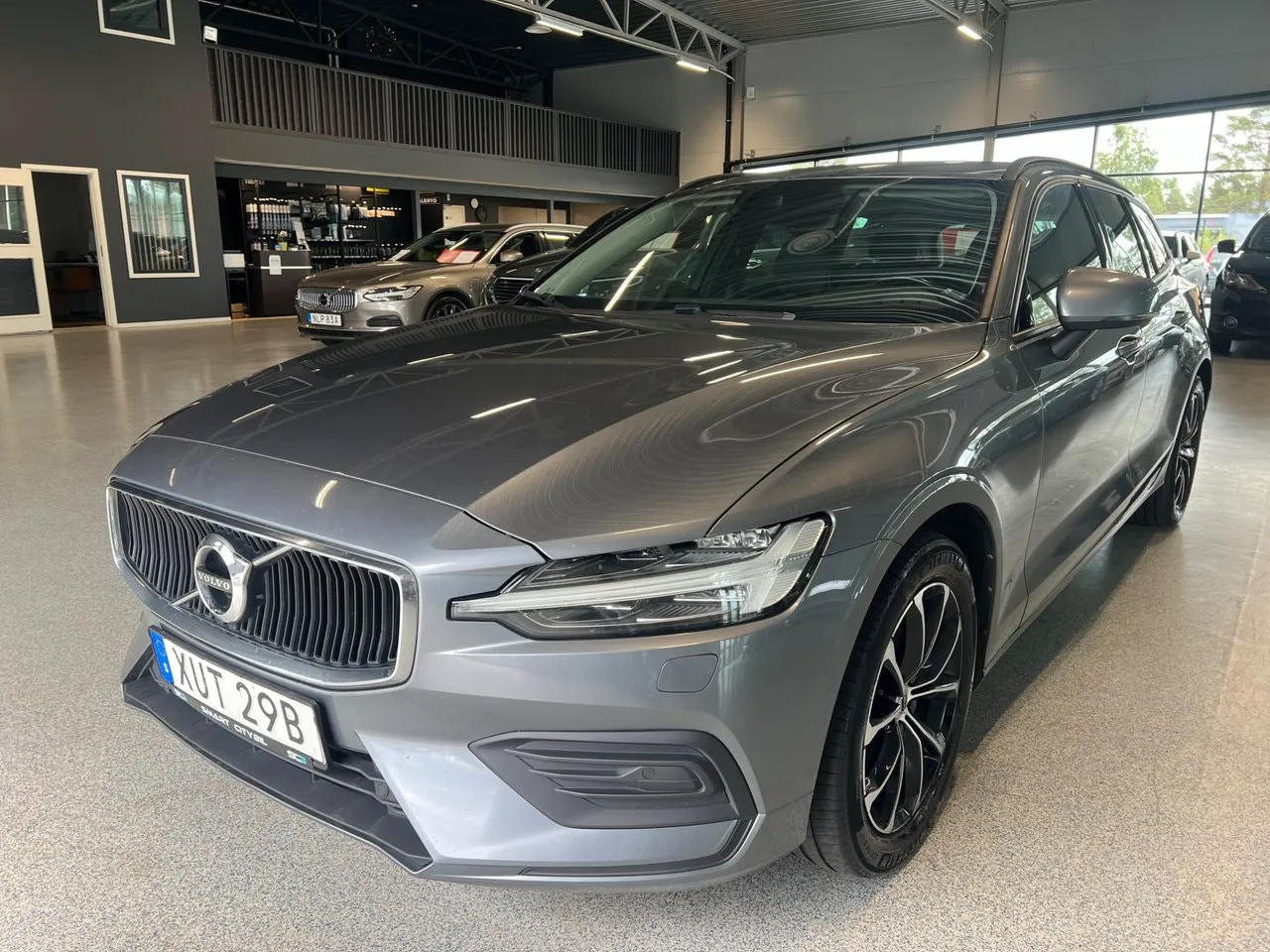 Vehicle image 7