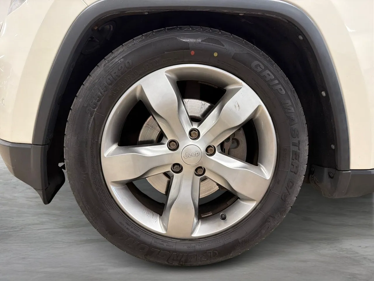 Vehicle image 30