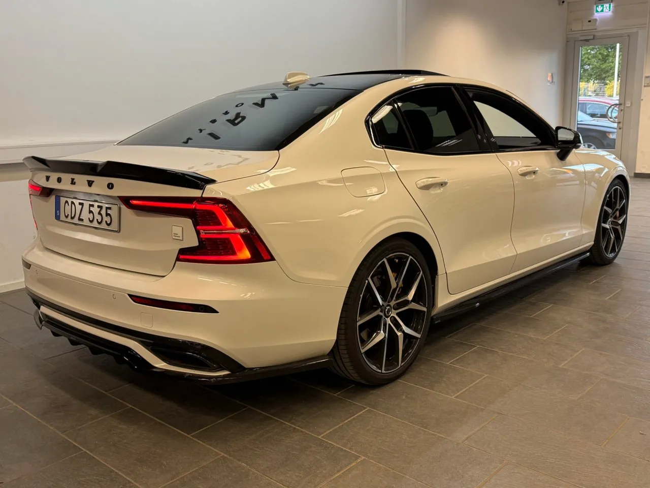 Vehicle image 20