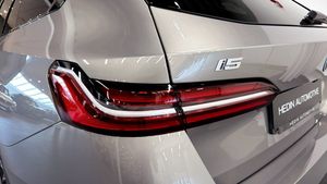 BMW i5 bild 12