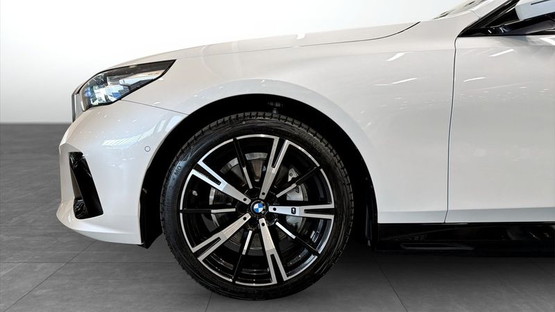 BMW i5 bild 9