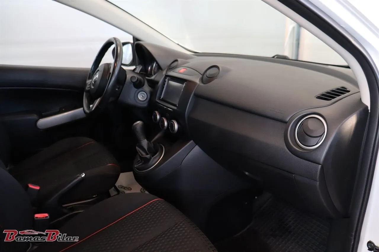 Vehicle image 15