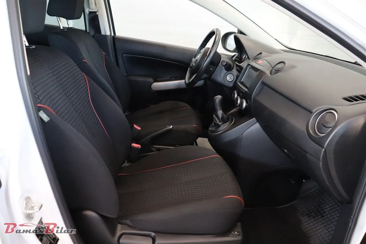 Vehicle image 16