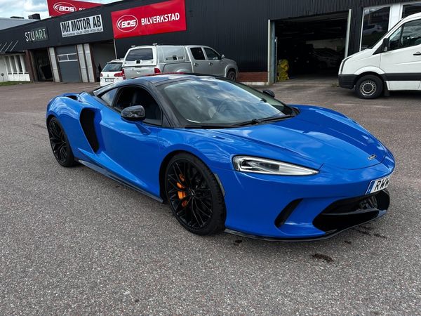 McLaren GT 4.0 V8 SSG Panorama Kolfiber Black optik - 2022