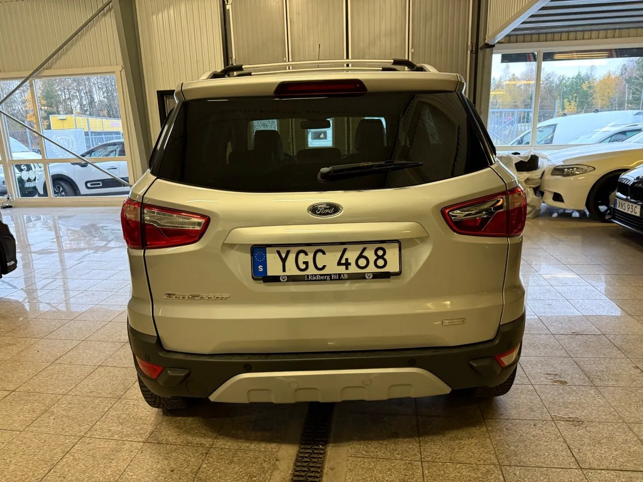 Vehicle image 3