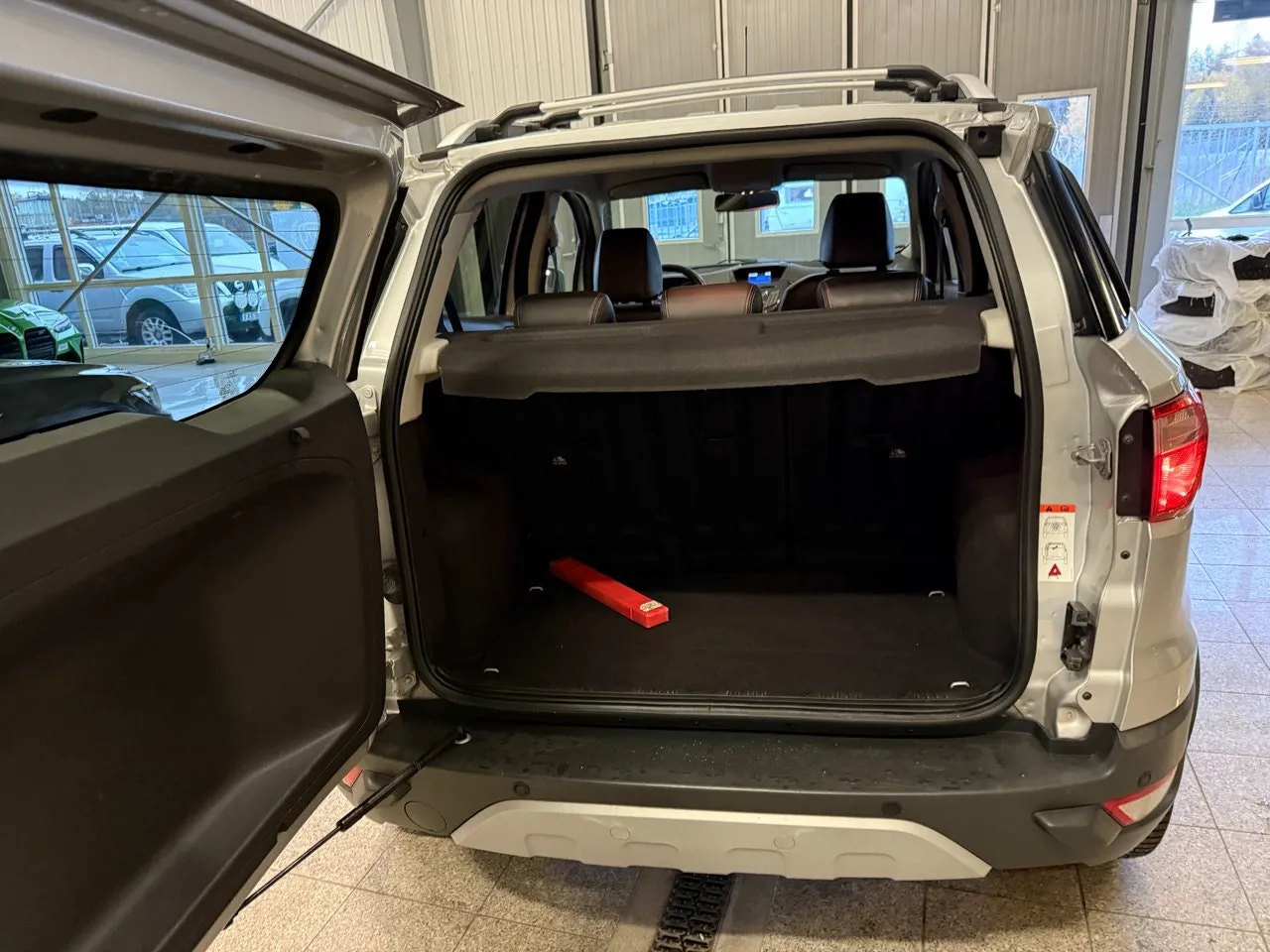 Vehicle image 8