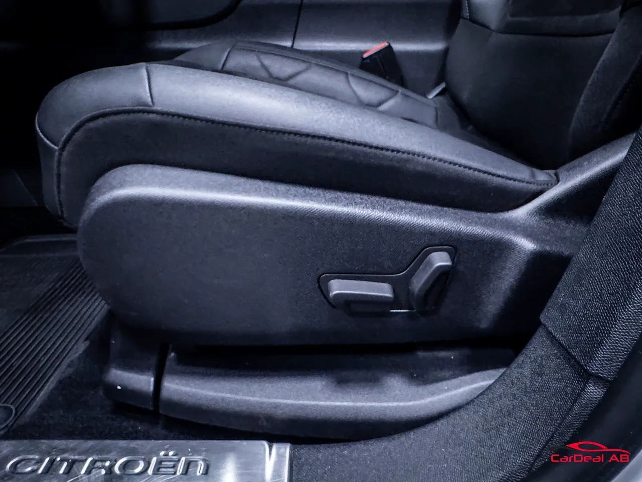 Vehicle image 31