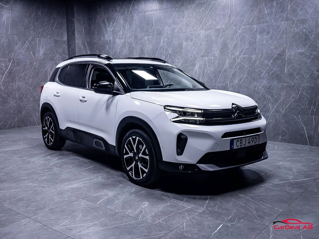Vehicle image 8