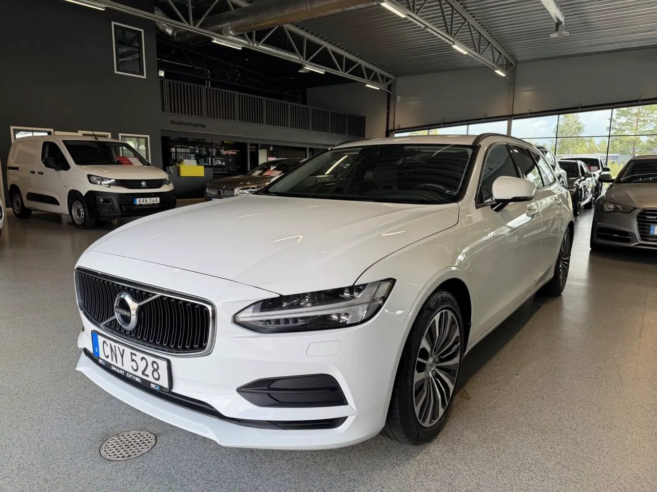 Vehicle image 6