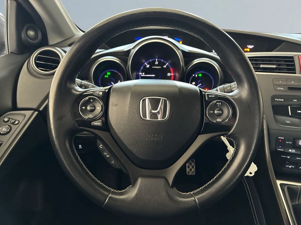 Vehicle image 14
