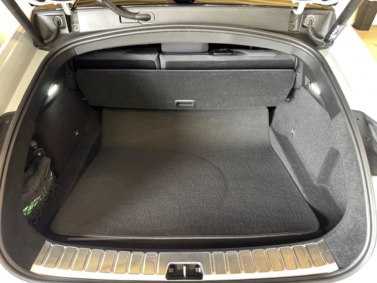 Vehicle image 18