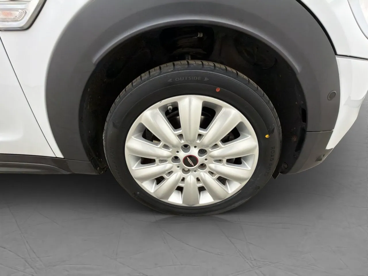 Vehicle image 30