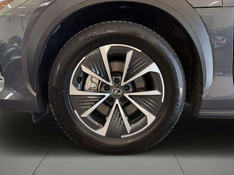 Lexus RZ bild 14
