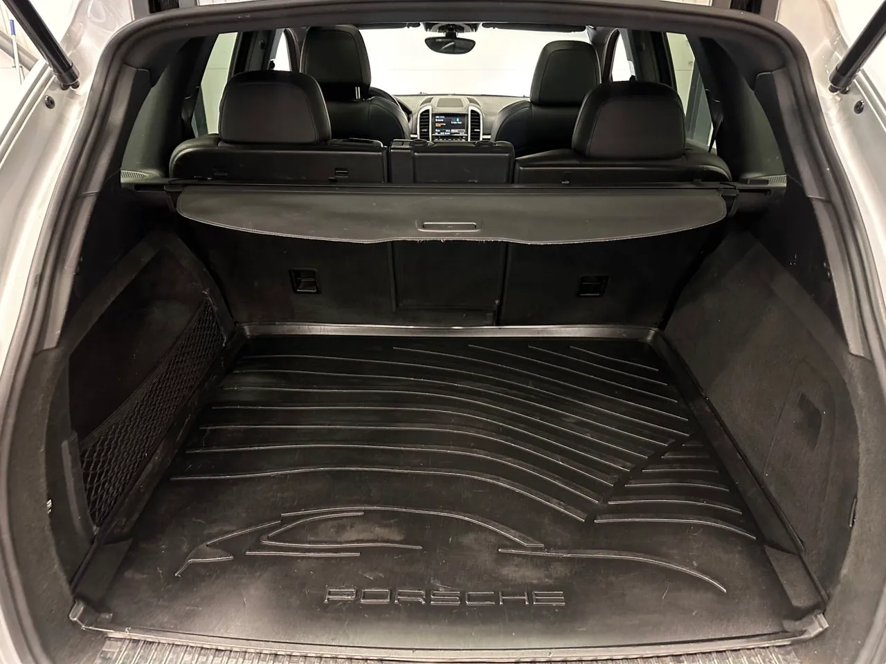 Vehicle image 28