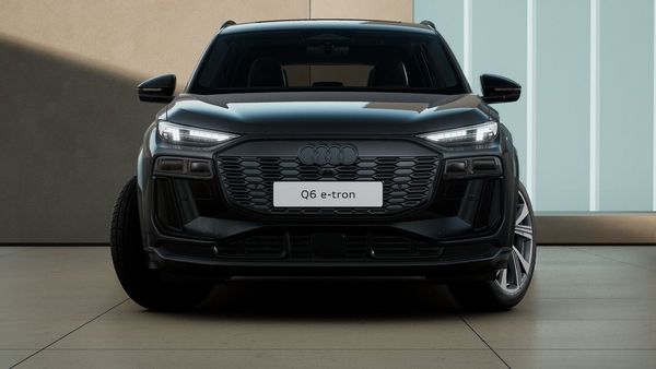 Audi Q6 e-tron PROVKÖR HOS TOVEKS BIL I VARBERG - 2025