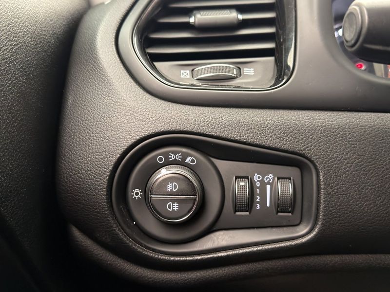 Jeep Renegade bild 12