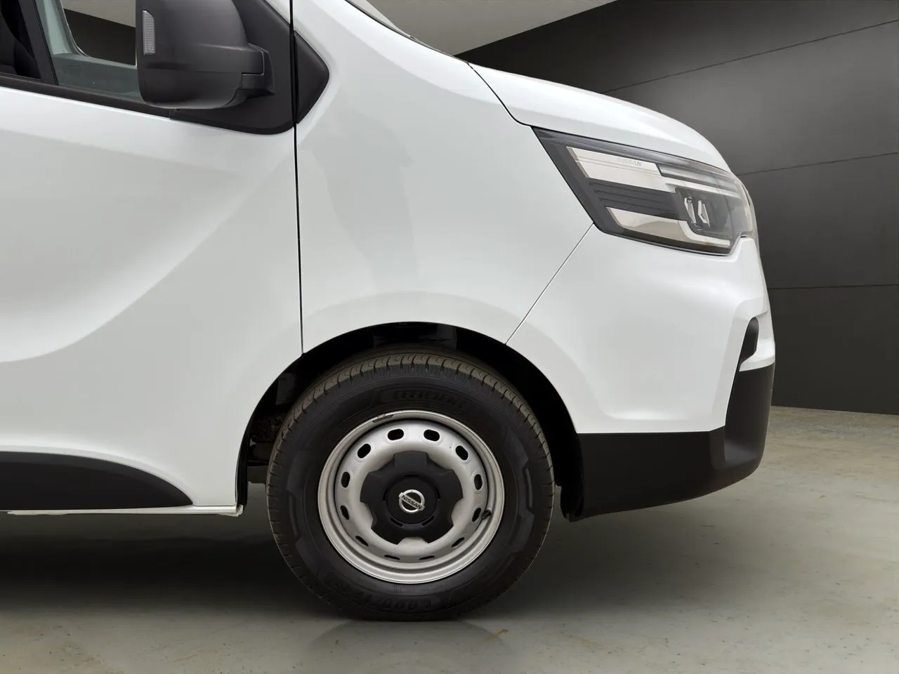 Vehicle image 28