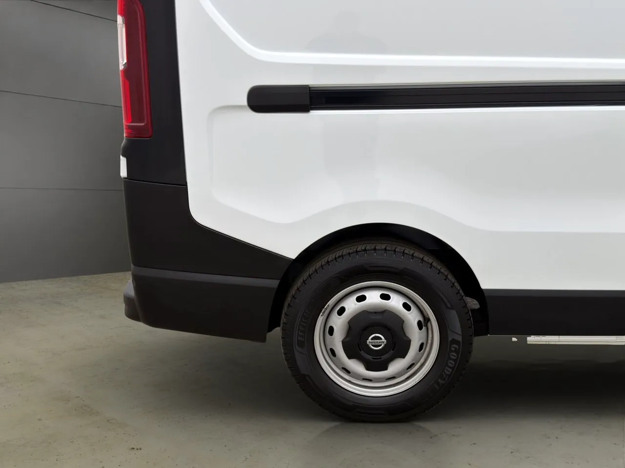 Vehicle image 27