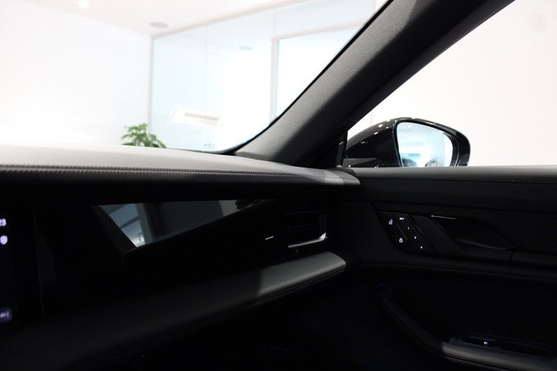 Porsche Taycan bild 15