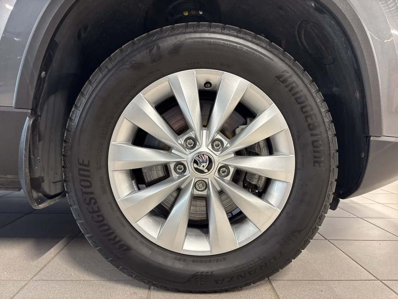 Vehicle image 22