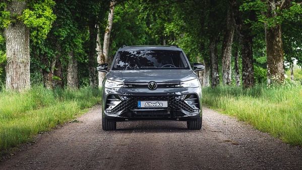 Volkswagen Tiguan SWEedition/Drag/Kamera/P-Värmare/El-lucka - 2026
