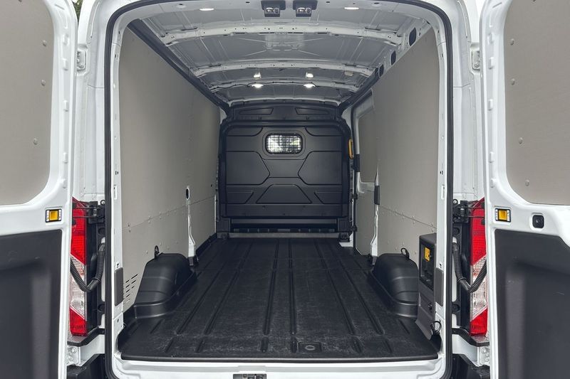 Ford E-Transit bild 4