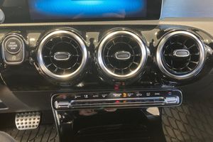 Mercedes CLA200 bild 13
