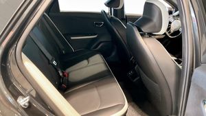 Kia K4 bild 5
