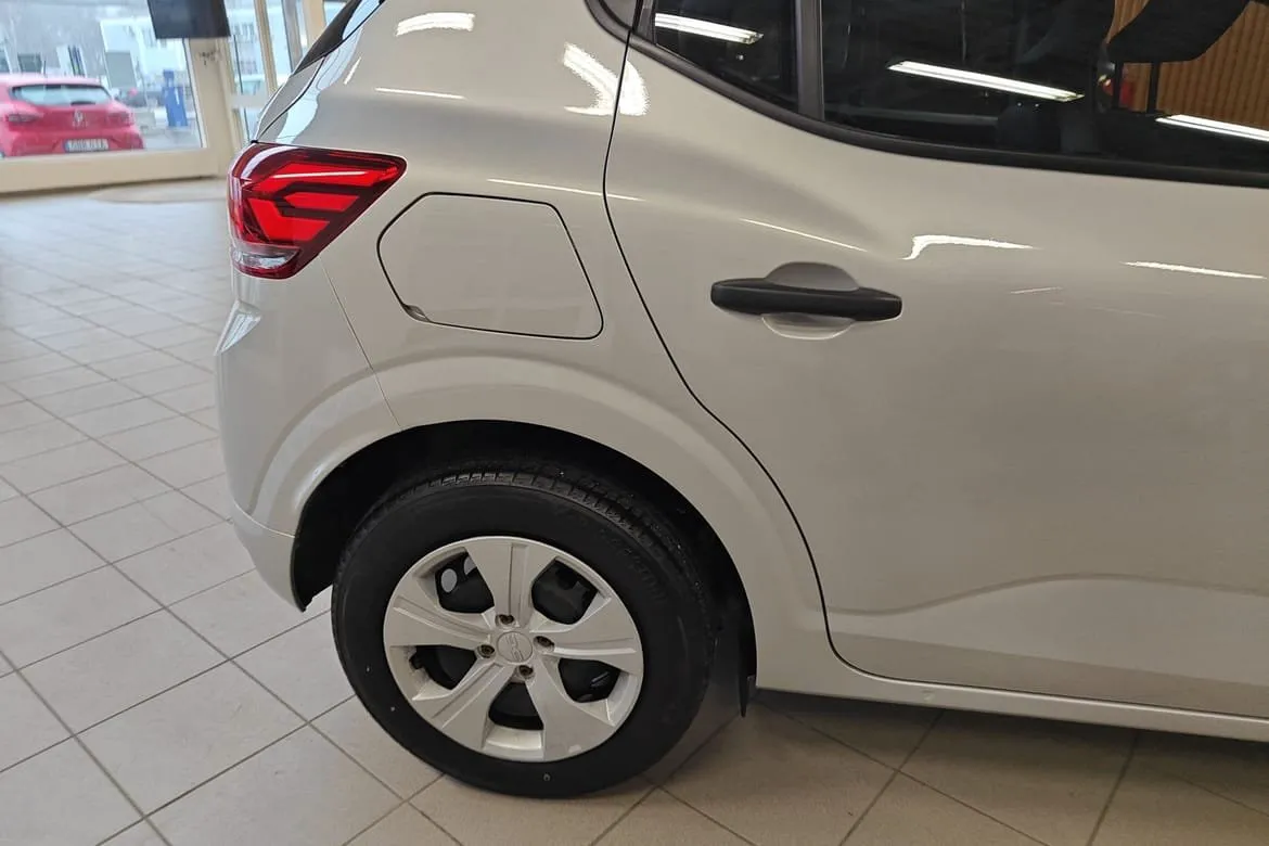 Vehicle image 11