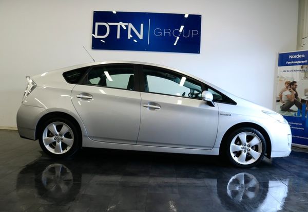 Toyota Prius HybridAUTO/KAMKEDJA/VÄLUTRUSTAD/FULLSERVAD - 2012