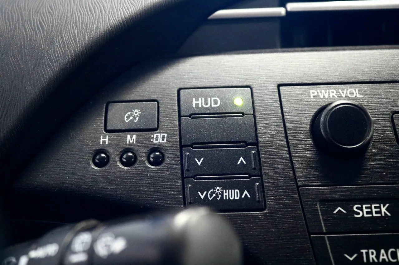Vehicle image 18