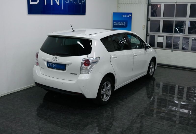 Toyota Verso bild 2