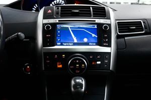 Toyota Verso bild 19