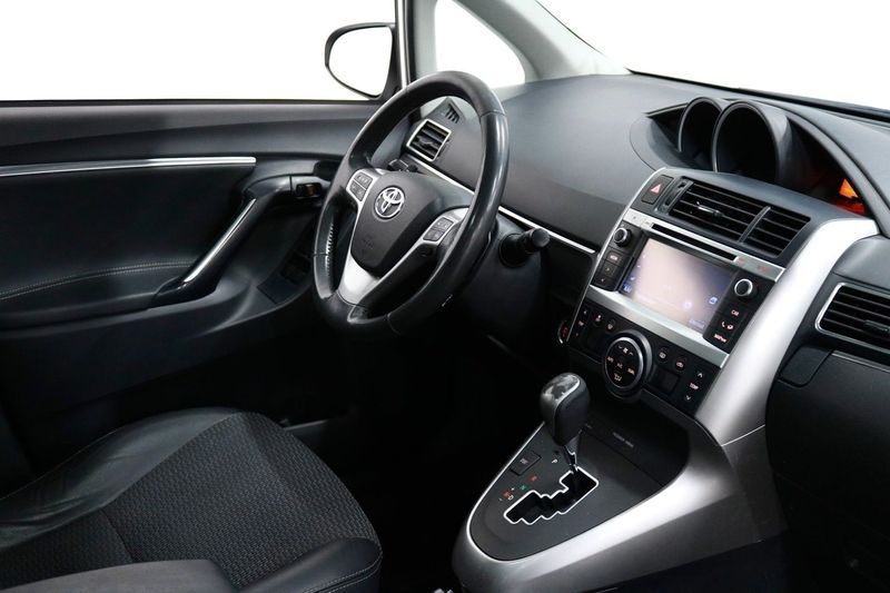 Toyota Verso bild 7