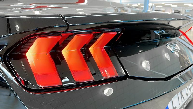 Ford Mustang bild 17