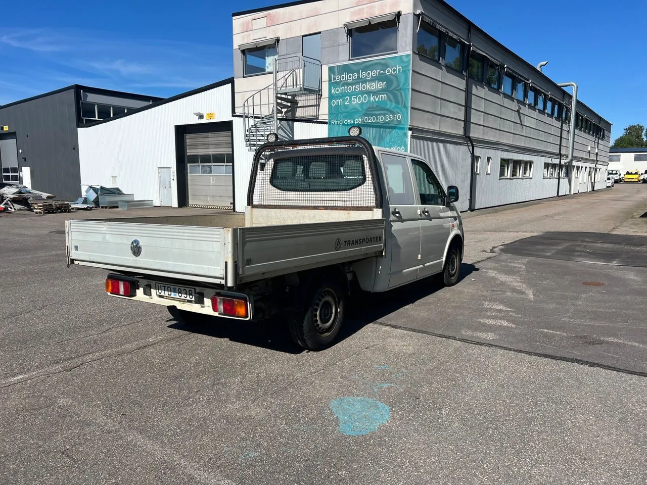 Vehicle image 7
