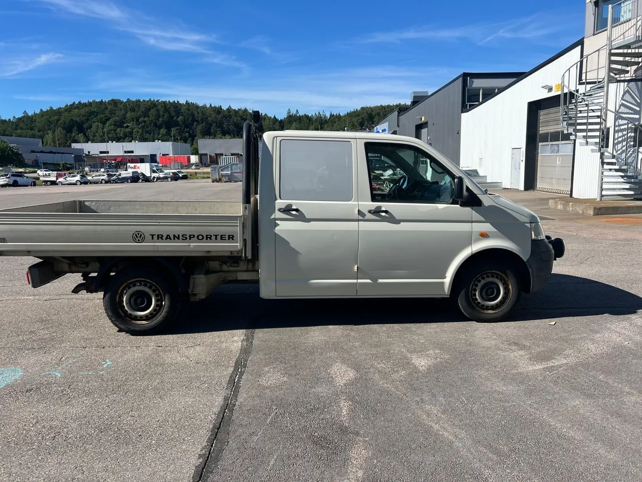 Vehicle image 8