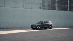Volvo EX40 bild 1