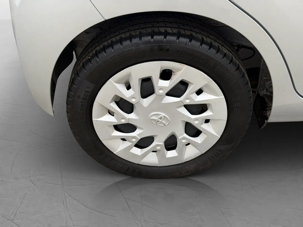 Vehicle image 22