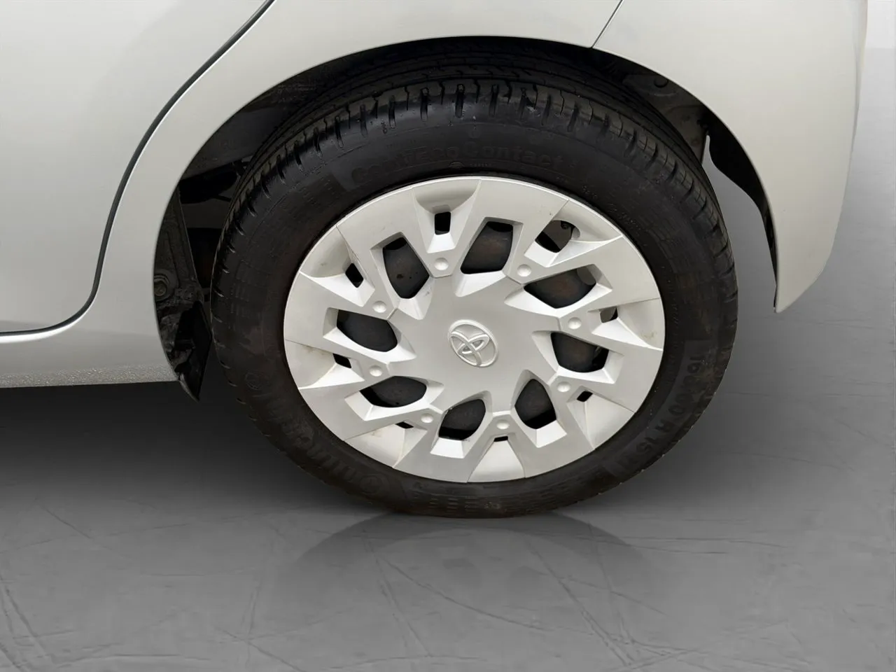 Vehicle image 21