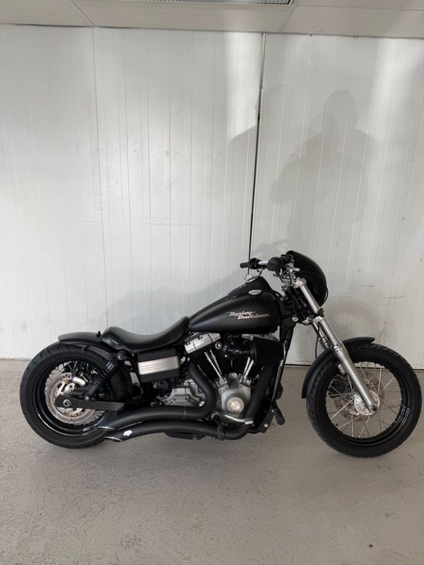 Harley-Davidson Street Bob 1.6 Twin Cam 96 Vance & Hines Nyservad Nybesiktad - 2009